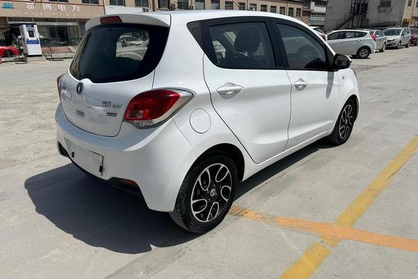 1一2万微型小汽车自动挡新车—1万左右新车